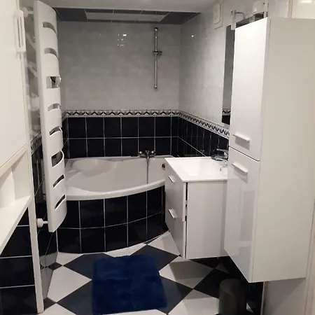 Authentique Maison De Ville شقة